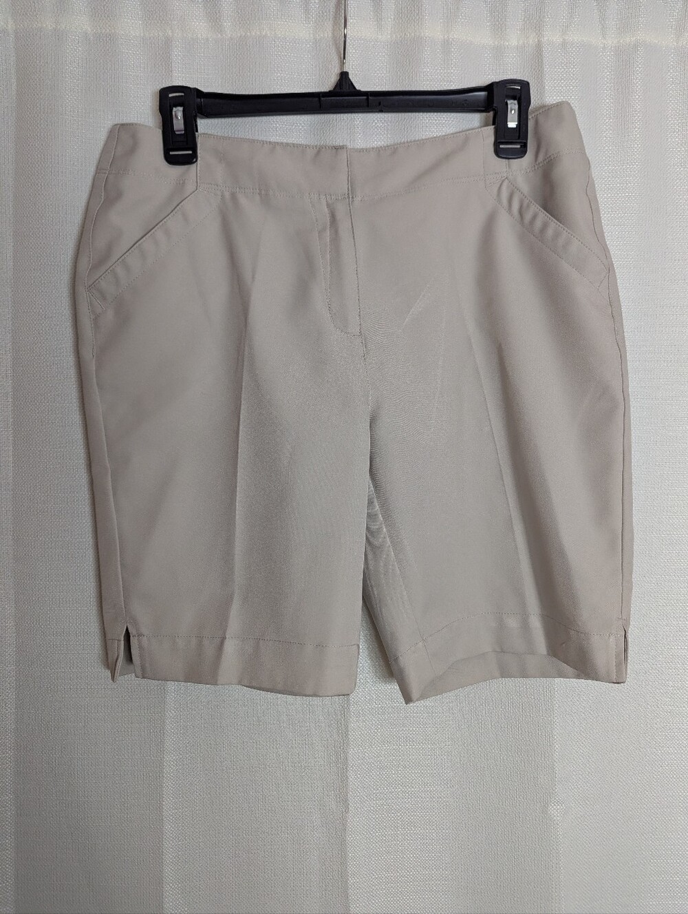 PGA Tour Women's Light Beige Bermuda Shorts